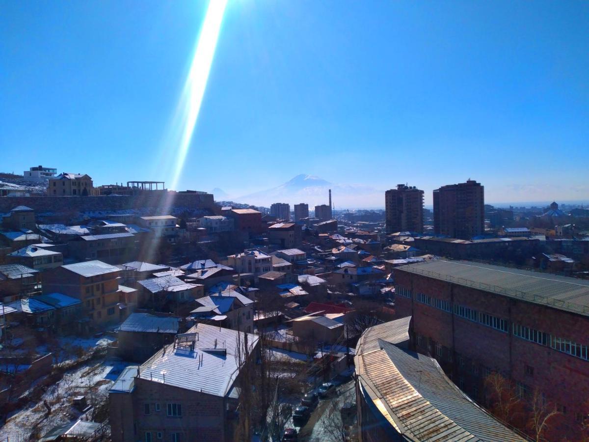 3 Room Apartment In Small Center Of Yerevan Bagian luar foto