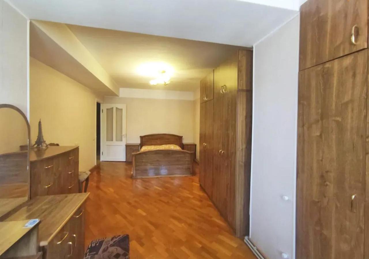3 Room Apartment In Small Center Of Yerevan Bagian luar foto