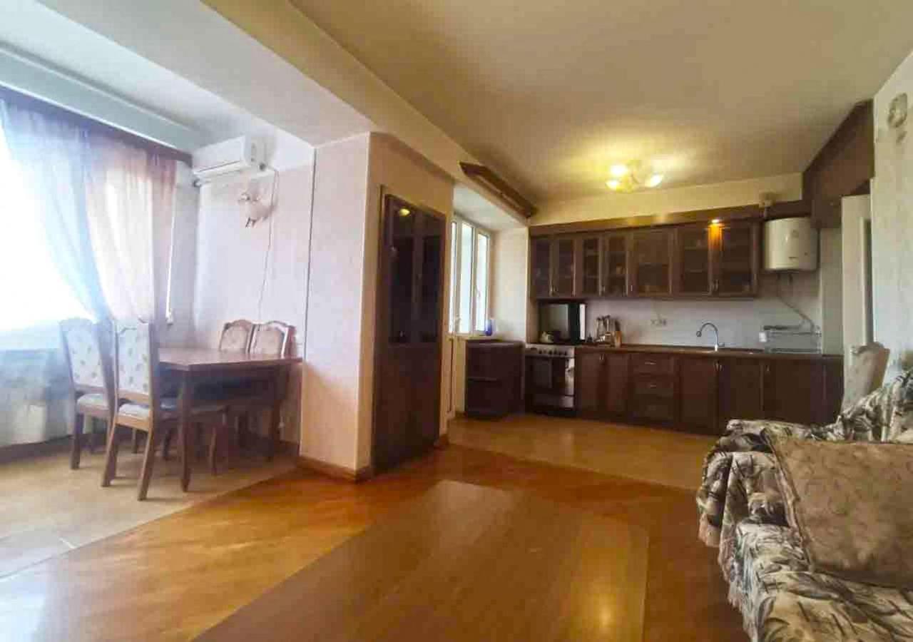 3 Room Apartment In Small Center Of Yerevan Bagian luar foto